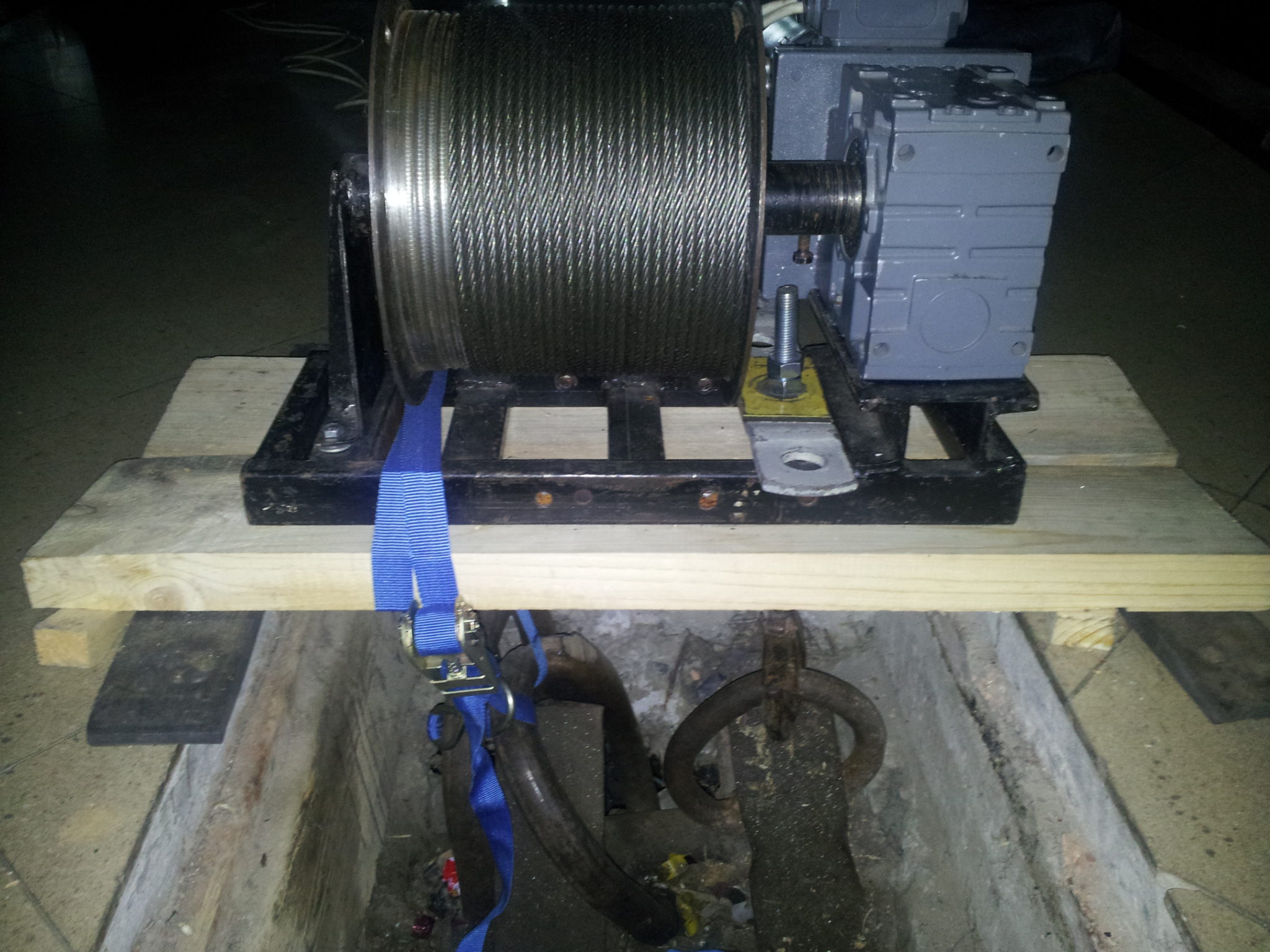 Rigging /aerial straps/hoop/silks acts Duo Primavera circus artists